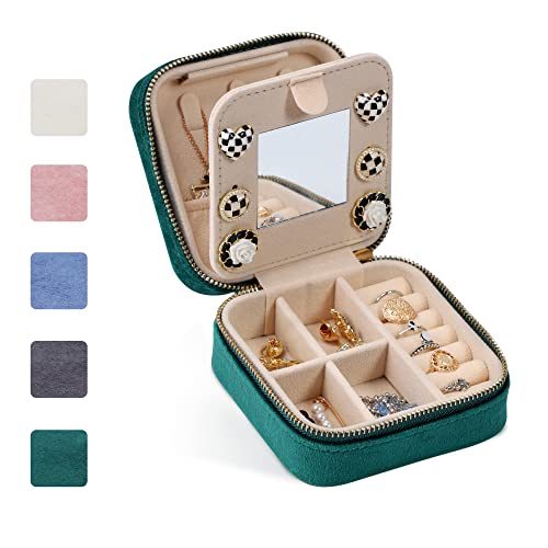 Dajasan Velvet Travel Jewelry Box ، علبة مجوهرات صغيرة للسفر ، منظم مجوهرات صغير محمول للسفر مع مرآة للنساء والفتيات (أخضر) Dajasan Velvet Travel Jewelry Box ، علبة مجوهرات صغيرة للسفر ، منظم مجوهرات صغير محمول للسفر مع مرآة للنساء والفتيات (أخضر)